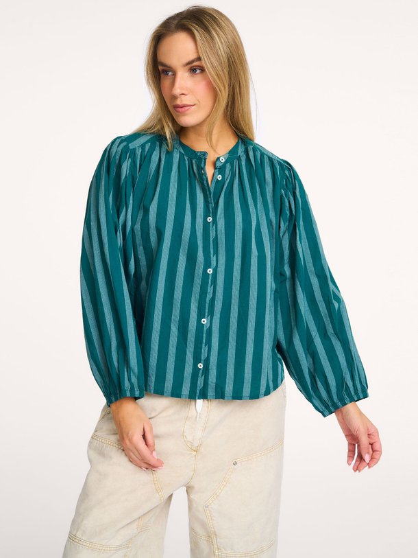 Ontdek de Cherry katoenen geruite blouse van Bellerose in de kleur Groen bij Orangebag. Op werkdagen voor 21:45 besteld, morgen in huis.