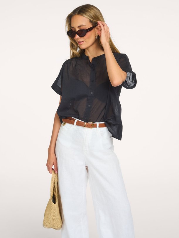 Lollys Laundry MyaLL Shirt SS online kopen | Orangebag Ontdek de MyaLL Shirt SS van Lollys Laundry bij Orangebag. Een luchtige katoenen blouse met korte mouwen en verfijnde details. Perfect voor elke zomerse dag.