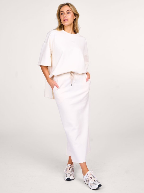 Ontdek de Imina katoenmix rok van Gestuz in de kleur off-white bij Orangebag. Op werkdagen voor 21:45 besteld, morgen in huis.