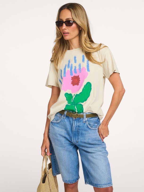 Ontdek de Pistia organic cotton T-shirt met print van Frnch in de kleur Crème bij Orangebag. Op werkdagen voor 21:45 besteld, morgen in huis.