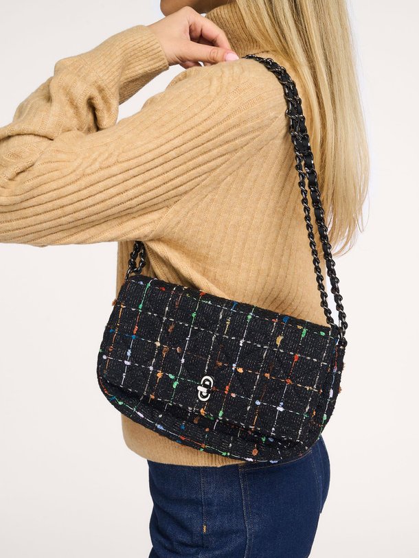 Ontdek de Beau wolmix crossbody tas van Becksondergaard in de kleur Zwart bij Orangebag. Op werkdagen voor 21:45 besteld, morgen in huis.