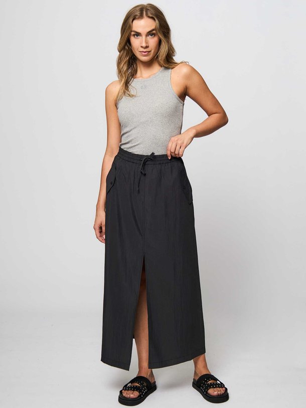 Ontdek de Clive lyocellmix cargo rok van Dante 6 in de kleur zwart bij Orangebag. Op werkdagen voor 21:45 besteld, morgen in huis.