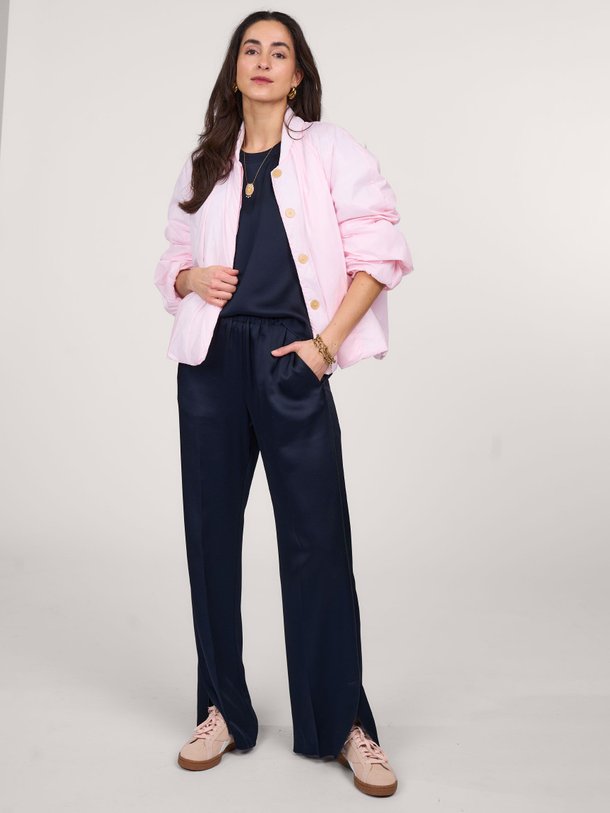 Ontdek de Viscosemix broek van forte_forte in de kleur donkerblauw bij Orangebag. Op werkdagen voor 21:45 besteld, morgen in huis.