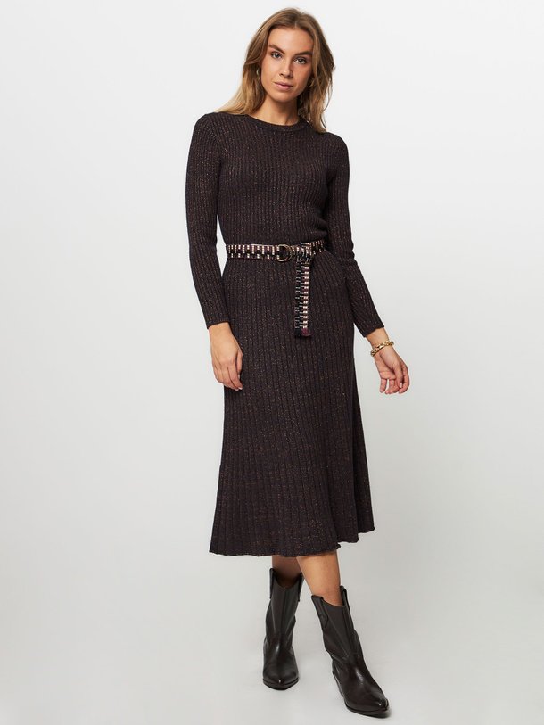 Ontdek de Maniluz wolmix rib jurk met lurex van Sessun in de kleur donkerblauw bij Orangebag. Op werkdagen voor 21:45 besteld, morgen in huis.