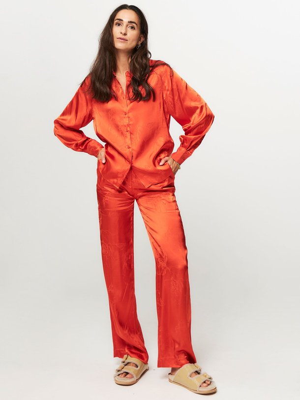 Ontdek de Nyla viscose/rayonmix pantalon met dessin van Another-Label in de kleur oranje bij Orangebag. Op werkdagen voor 21:45 besteld, morgen in huis.