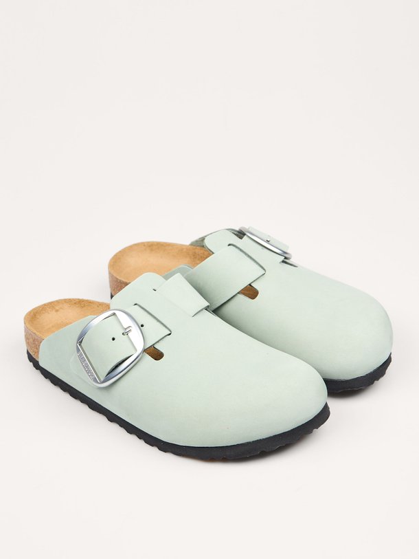 Ontdek de Boston nubuck instappers van Birkenstock in de kleur mintgroen bij Orangebag. Op werkdagen voor 21:45 besteld, morgen in huis.