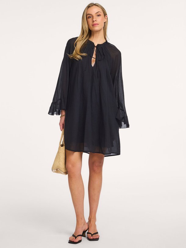 Ontdek de Nivea katoenen jurk van Devotion in de kleur Zwart bij Orangebag. Op werkdagen voor 21:45 besteld, morgen in huis.