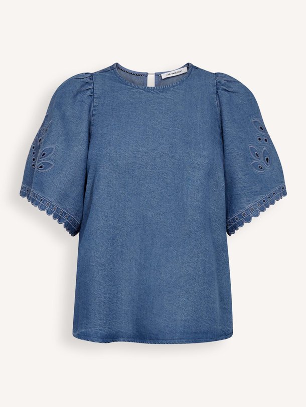 Ontdek de Tilly lyocell denim top van Co'Couture in de kleur Blauw bij Orangebag. Op werkdagen voor 21:45 besteld, morgen in huis.