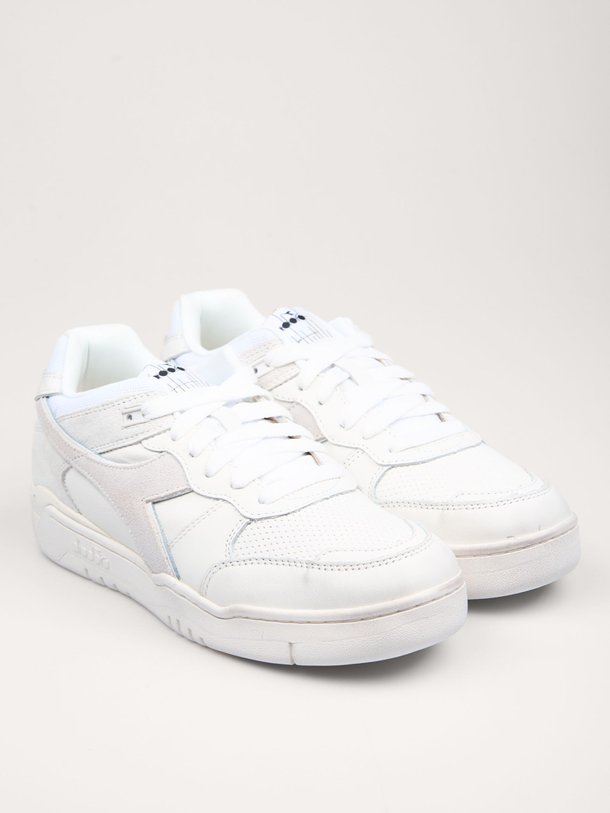 Ontdek de B.560 Used lederen sneakers van Diadora in de kleur wit bij Orangebag. Op werkdagen voor 21:45 besteld, morgen in huis.