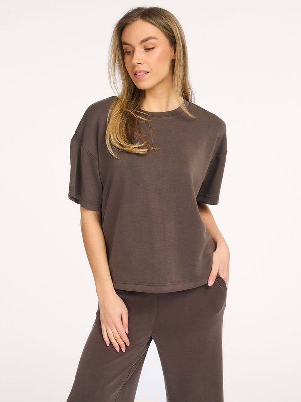 Ontdek de Helle viscosemix soft jersey T-shirt van My Essential Wardrobe in de kleur Bruin bij Orangebag. Op werkdagen voor 21:45 besteld, morgen in huis.
