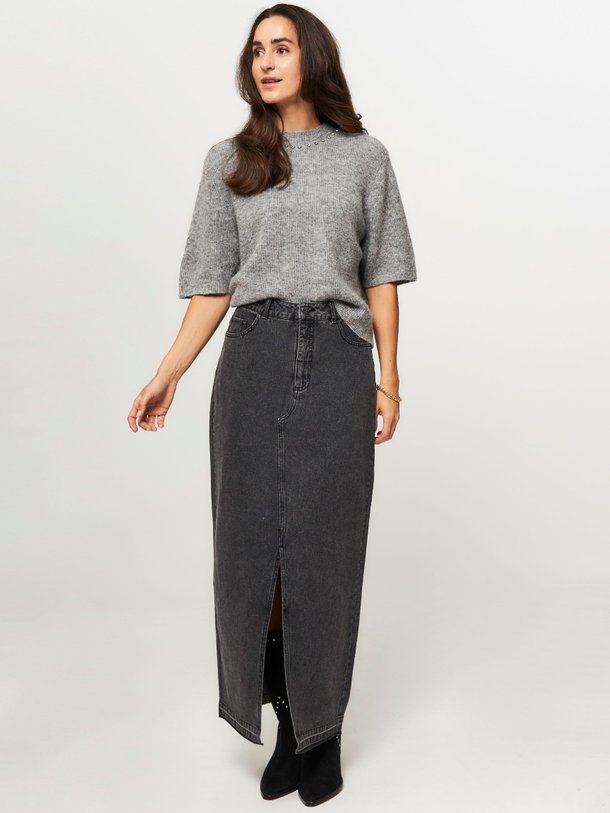 Ontdek de Charlee denim rok van Copenhagen Muse in de kleur antraciet bij Orangebag. Op werkdagen voor 21:45 besteld, morgen in huis.