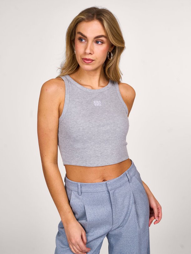 Ontdek de Drew katoenmix cropped gemêleerde tanktop van Gestuz in de kleur grijs bij Orangebag. Op werkdagen voor 21:45 besteld, morgen in huis.