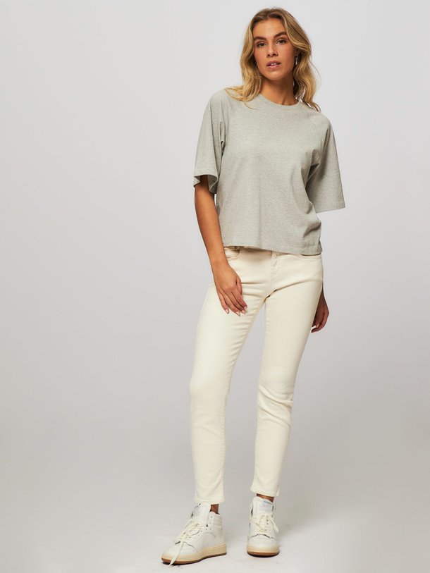 Ontdek de Baker mid waist slim fit jeans van Closed in de kleur crème bij Orangebag. Op werkdagen voor 21:45 besteld, morgen in huis.