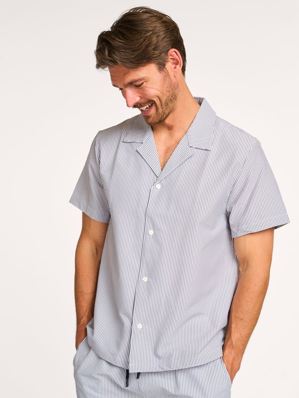 Ontdek de Velvetfish geweven gestreept overhemd van Boss in de kleur donkerblauw bij Orangebag. Op werkdagen voor 21:45 besteld, morgen in huis.