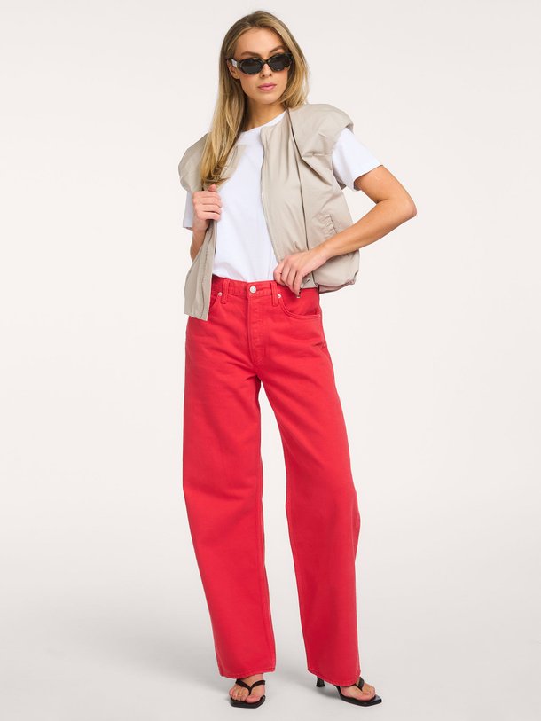 Ontdek de Arc mid waist loose fit non-stretch jeans van Agolde in de kleur Rood bij Orangebag. Op werkdagen voor 21:45 besteld, morgen in huis.