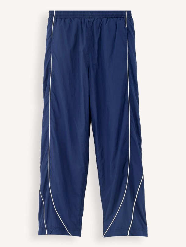 Ontdek de Jelina geweven broek van Bellerose in de kleur Blauw bij Orangebag. Op werkdagen voor 21:45 besteld, morgen in huis.