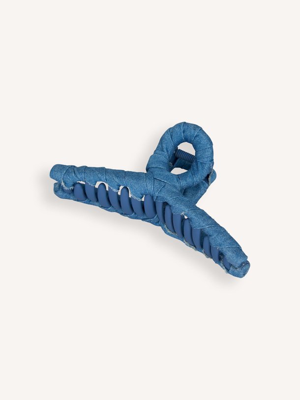 Ontdek de Celabrina haarklem van Becksondergaard in de kleur Blauw bij Orangebag. Op werkdagen voor 21:45 besteld, morgen in huis.