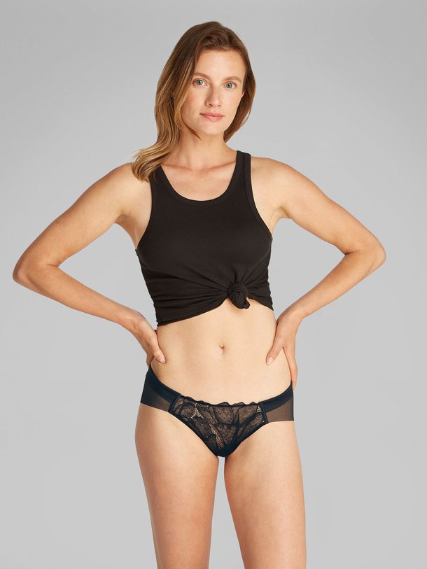 Ontdek de Mesh slip met kant van Calvin Klein in de kleur zwart bij Orangebag. Op werkdagen voor 21:45 besteld, morgen in huis.
