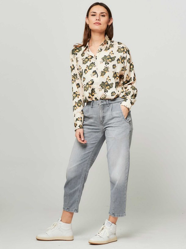 Ontdek de Jolie eco vero viscose blouse met print van Won Hundred in de kleur ecru bij Orangebag. Op werkdagen voor 21:45 besteld, morgen in huis.
