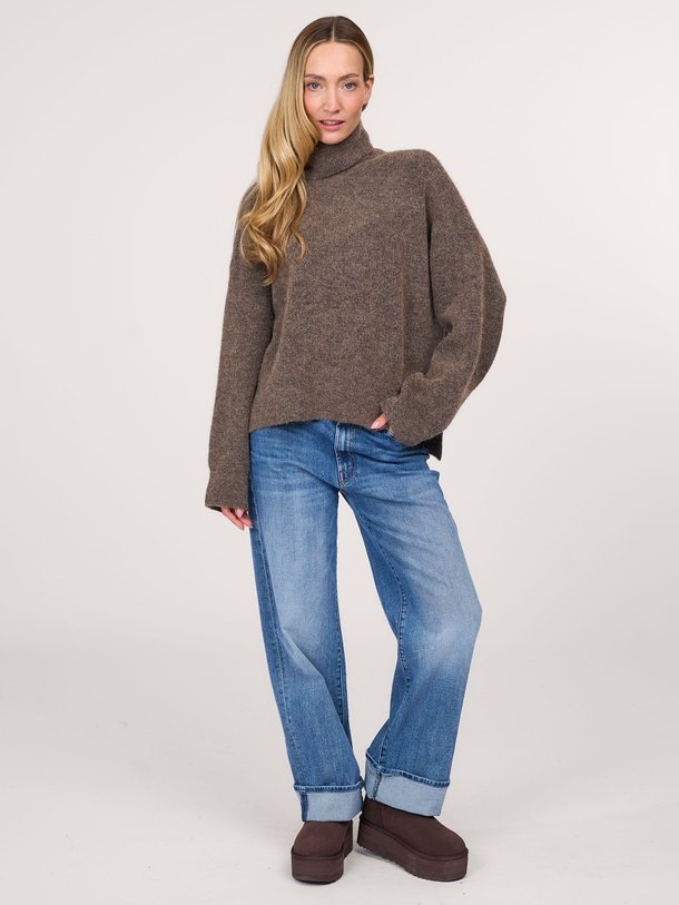 Ontdek de Alpha wolmix coltrui van Gestuz in de kleur bruin bij Orangebag. Op werkdagen voor 21:45 besteld, morgen in huis.