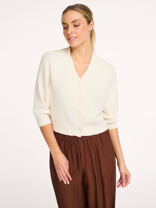 Ontdek de Veronica katoenmix bouclé vest van Knit-ted in de kleur Off-white bij Orangebag. Op werkdagen voor 21:45 besteld, morgen in huis.