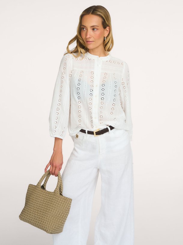 Lollys Laundry JuneLL Shirt 3/4 online kopen | Orangebag Ontdek de JuneLL Shirt 3/4 van Lollys Laundry bij Orangebag. Een prachtige witte blouse met verfijnde broderie details en een elegante pasvorm.