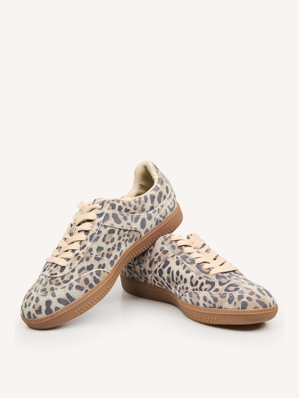 Ontdek de Stella suède leopard sneakers van Sofie Schnoor in de kleur Lichtbruin bij Orangebag. Op werkdagen voor 21:45 besteld, morgen in huis.
