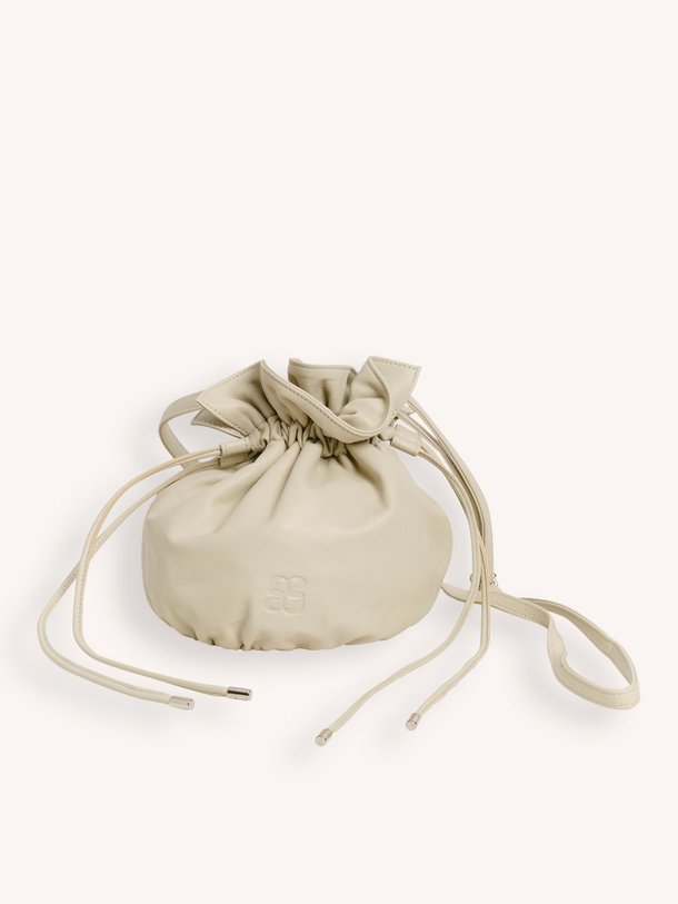 Ontdek de Zilla lederen crossbody tas van My Essential Wardrobe in de kleur Off-white bij Orangebag. Op werkdagen voor 21:45 besteld, morgen in huis.