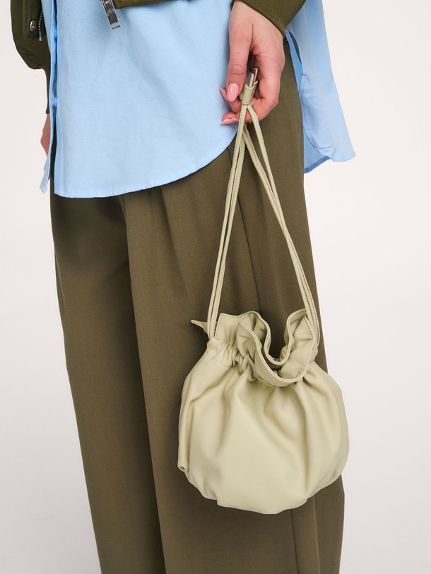 Ontdek de Zilla lederen crossbody tas van My Essential Wardrobe in de kleur Off-white bij Orangebag. Op werkdagen voor 21:45 besteld, morgen in huis.