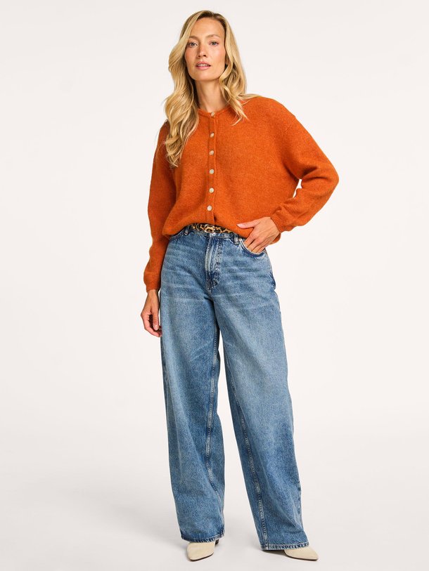 Ontdek de Saharper high waist wide leg jeans van Samsoe Samsoe in de kleur blauw bij Orangebag. Op werkdagen voor 21:45 besteld, morgen in huis.