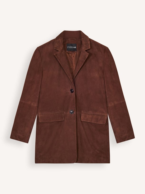Ontdek de Riva suède blazer van Studio AR in de kleur Bruin bij Orangebag. Op werkdagen voor 21:45 besteld, morgen in huis.