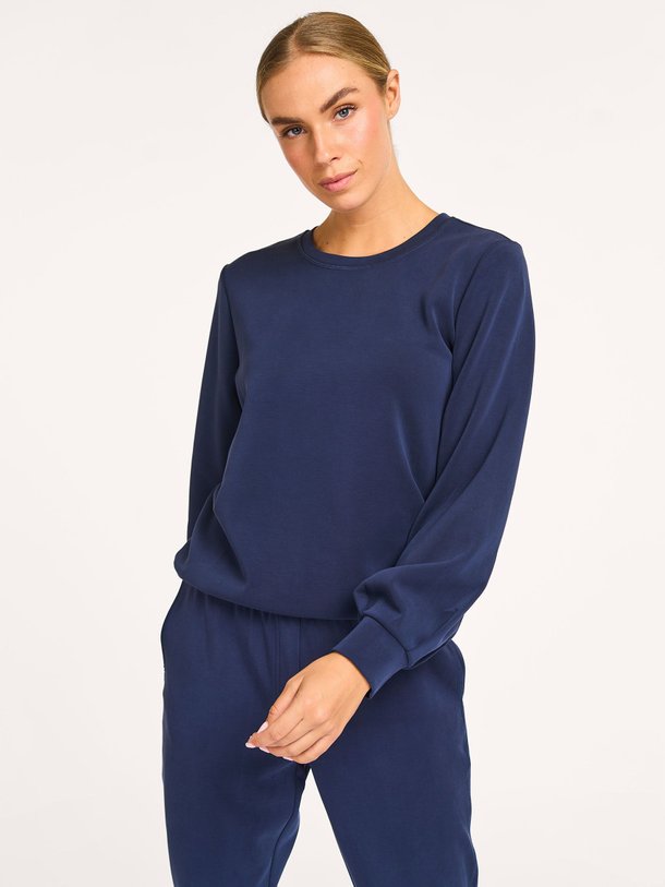 Ontdek de Modalmix super soft sweater van My Essential Wardrobe in de kleur donkerblauw bij Orangebag. Op werkdagen voor 21:45 besteld, morgen in huis.