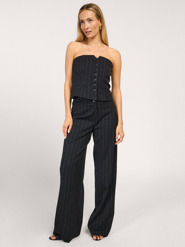 Ontdek de Phileine viscosemix pantalon met lurex van Freebird in de kleur zwart bij Orangebag. Op werkdagen voor 21:45 besteld, morgen in huis.