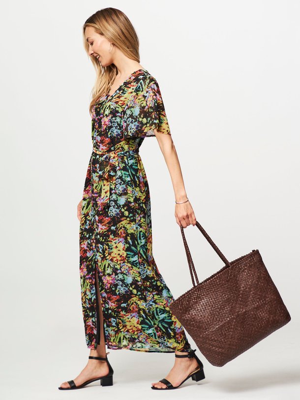 Ontdek de Leora geweven maxi jurk met print van Freebird in de kleur zwart bij Orangebag. Op werkdagen voor 21:45 besteld, morgen in huis.