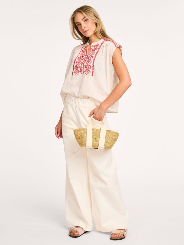 Ontdek de Mikaman katoenen top van Louizon in de kleur crème bij Orangebag. Op werkdagen voor 21:45 besteld, morgen in huis.