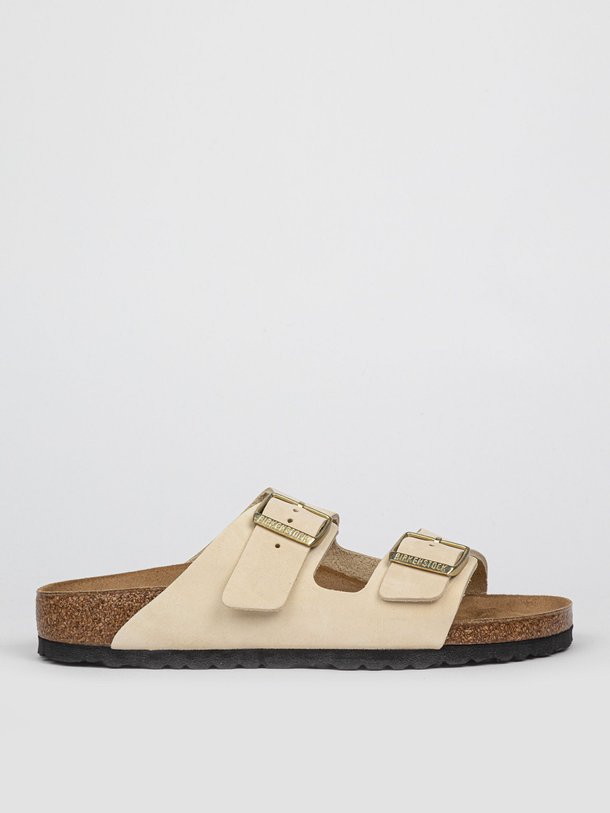 Ontdek de Arizona nubuck big buckle slippers van Birkenstock in de kleur ecru bij Orangebag. Op werkdagen voor 21:45 besteld, morgen in huis.