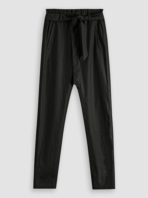 Ontdek de Francis leatherlook paperbag broek van Knit-ted in de kleur zwart bij Orangebag. Op werkdagen voor 21:45 besteld, morgen in huis.