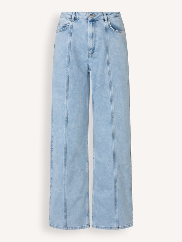 Ontdek de April mid waist loose fit jeans van Modstrom in de kleur Lichtblauw bij Orangebag. Op werkdagen voor 21:45 besteld, morgen in huis.