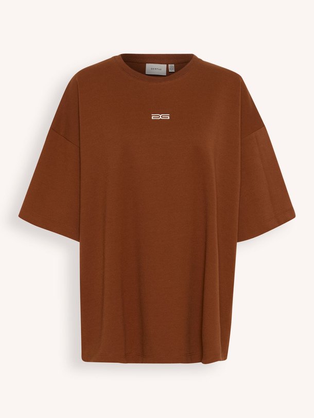 Ontdek de Imina katoenmix oversized logo T-shirt van Gestuz in de kleur bruin bij Orangebag. Op werkdagen voor 21:45 besteld, morgen in huis.