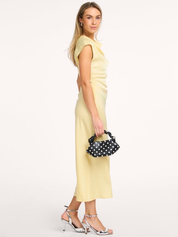 Ontdek de Tailor geweven maxi jurk van Modstrom in de kleur Geel bij Orangebag. Op werkdagen voor 21:45 besteld, morgen in huis.