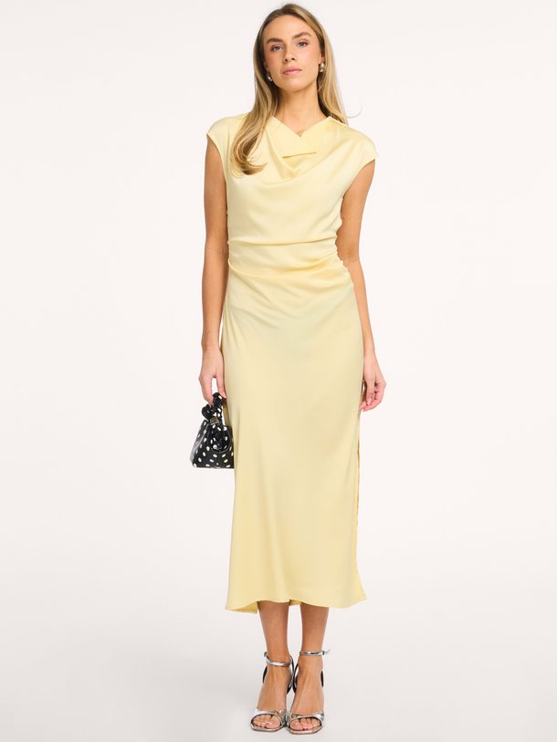 Ontdek de Tailor geweven maxi jurk van Modstrom in de kleur Geel bij Orangebag. Op werkdagen voor 21:45 besteld, morgen in huis.