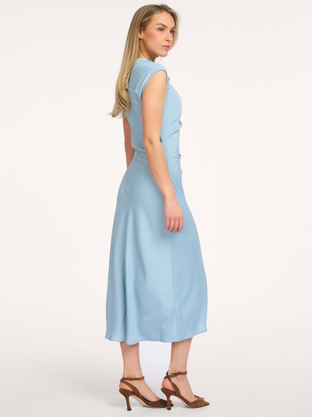 Ontdek de Tailor geweven jurk van Modstrom in de kleur Groen bij Orangebag. Op werkdagen voor 21:45 besteld, morgen in huis.