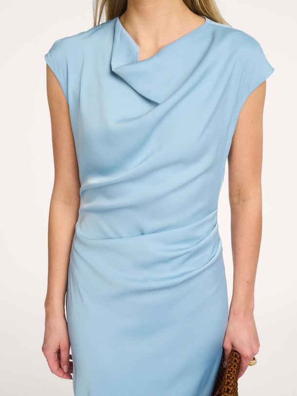 Ontdek de Tailor geweven jurk van Modstrom in de kleur Groen bij Orangebag. Op werkdagen voor 21:45 besteld, morgen in huis.