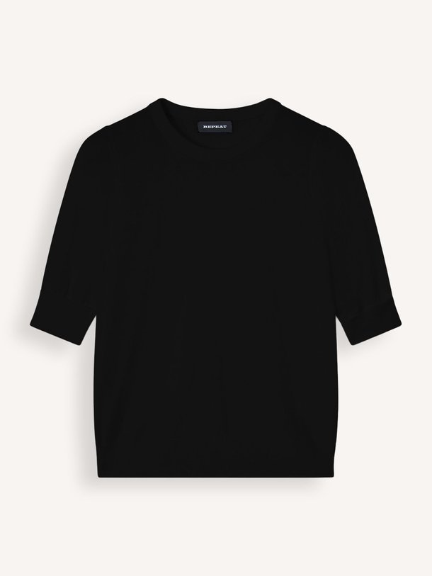 Ontdek de Katoen/viscosemix trui van Repeat in de kleur Zwart bij Orangebag. Op werkdagen voor 21:45 besteld, morgen in huis.