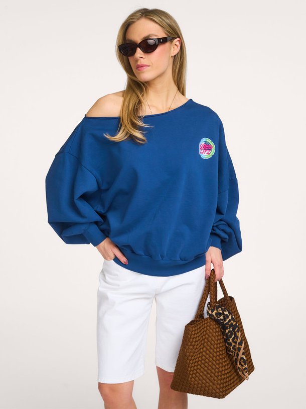 Ontdek de Maik katoenen oversized off shoulder sweater van Stieglitz in de kleur Donkerblauw bij Orangebag. Op werkdagen voor 21:45 besteld, morgen in huis.