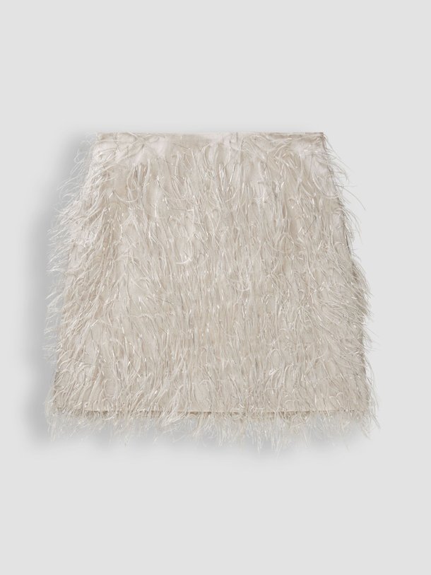 Munthe Loraine - Geweven Rok Met Veren - Crème Ontdek de Loraine geweven rok met veren van Munthe in de kleur crème bij Orangebag. Op werkdagen voor 21:45 besteld, morgen in huis.