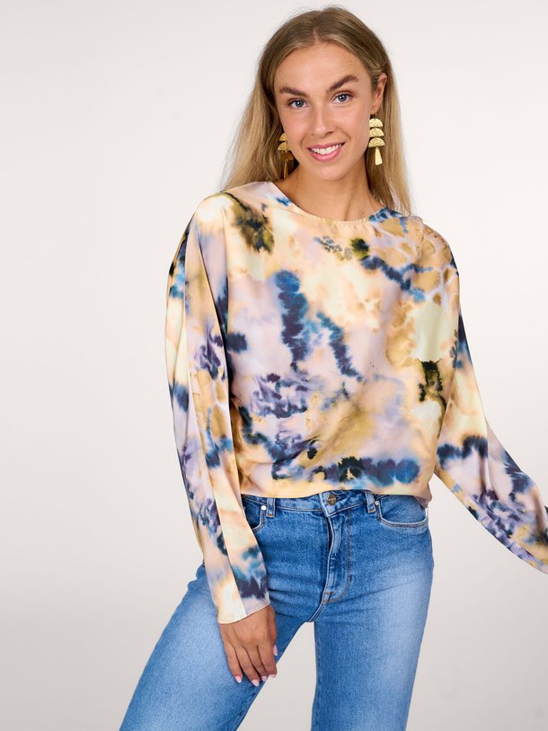 Ontdek de Danis geweven top met print van Dante 6 in de kleur lichtgeel bij Orangebag. Op werkdagen voor 21:45 besteld, morgen in huis.