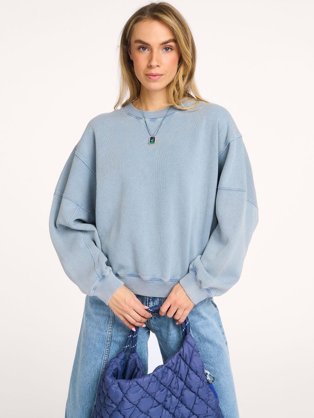 Ontdek de Flips katoen sweater van Bellerose in de kleur Blauw bij Orangebag. Op werkdagen voor 21:45 besteld, morgen in huis.
