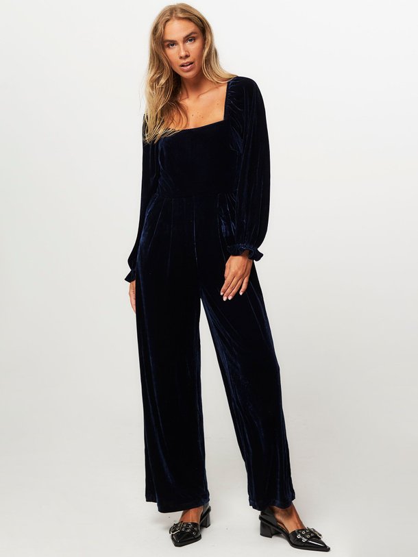 Ontdek de July geweven velours jumpsuit van Frnch in de kleur donkerblauw bij Orangebag. Op werkdagen voor 21:45 besteld, morgen in huis.
