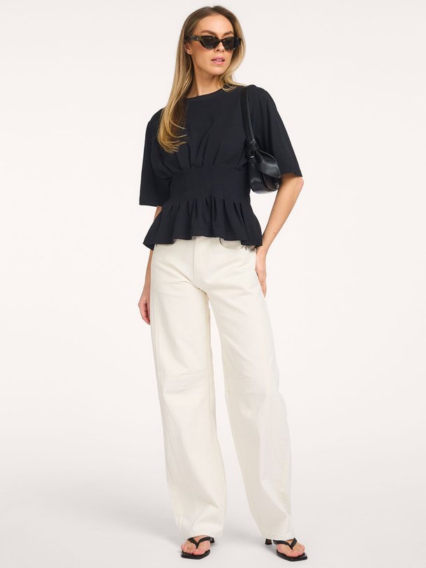 Ontdek de Inez, katoenmix top van Gestuz bij Orangebag. Op werkdagen voor 21:45 besteld, morgen in huis.